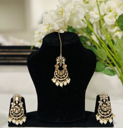 Polki Set with earring and shrivendi